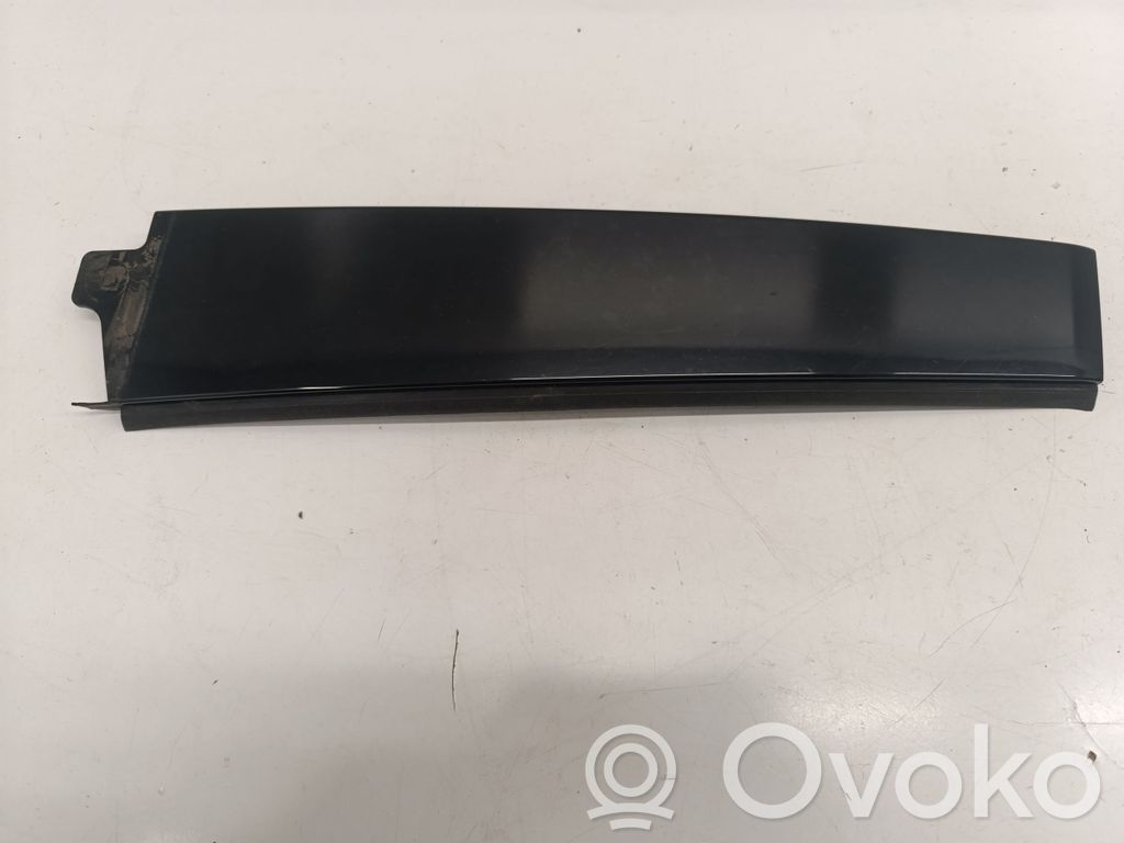 Audi RS Q3 Listwa / Uszczelka szyby drzwi tylnych 