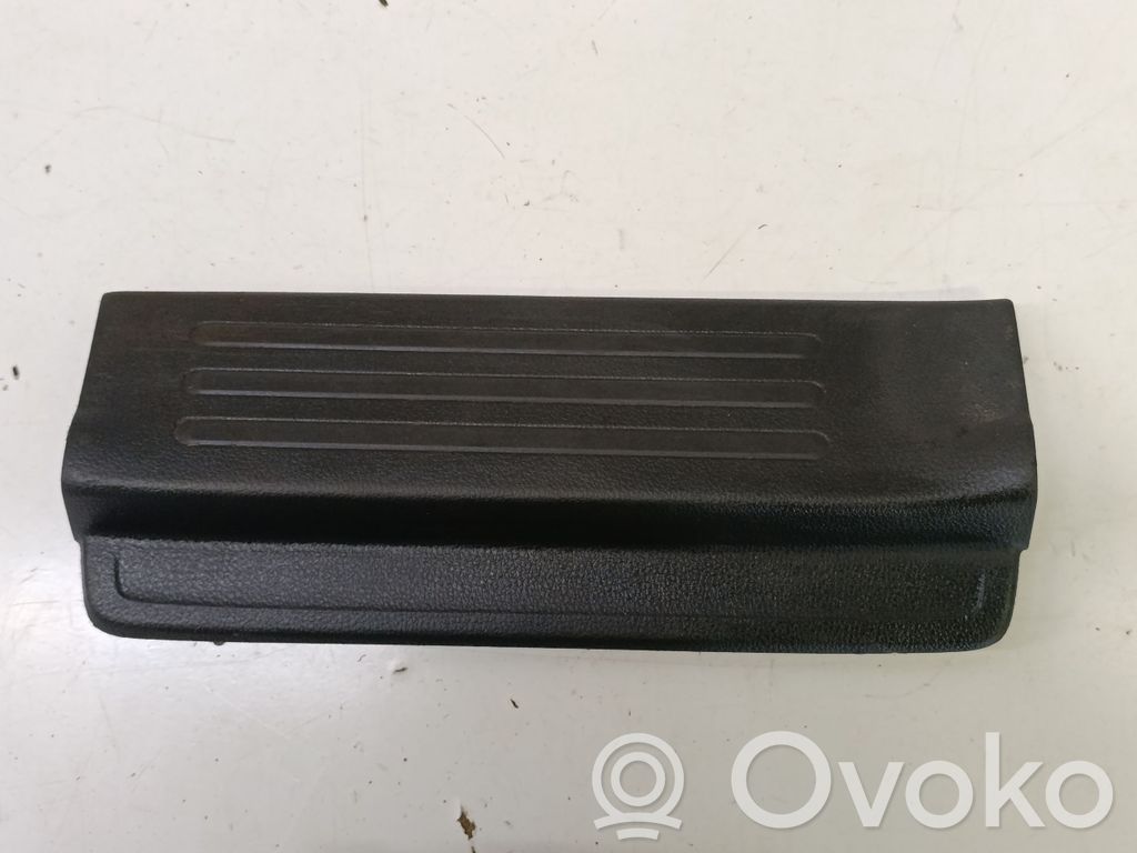 Mitsubishi L200 Capac prag spate 