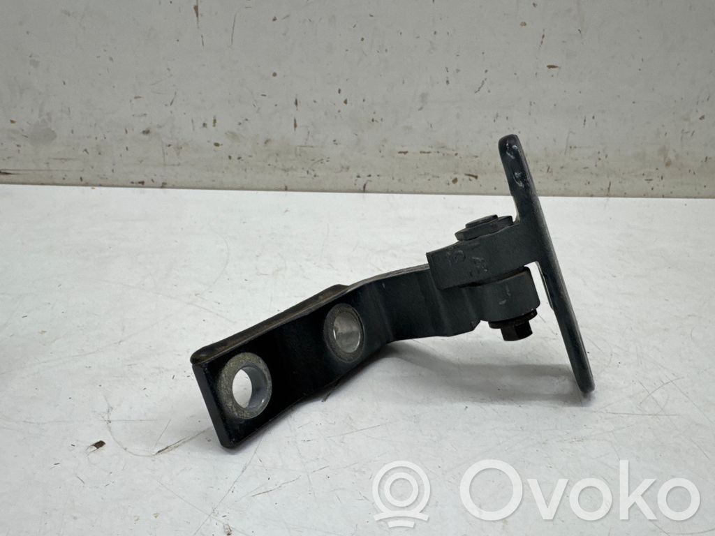 Volvo XC90 Front door upper hinge 