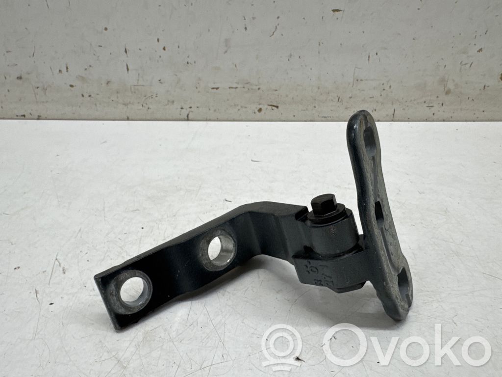 Volvo XC90 Front door upper hinge 