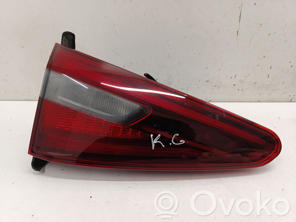 Alfa Romeo Stelvio Takaluukun takavalot 