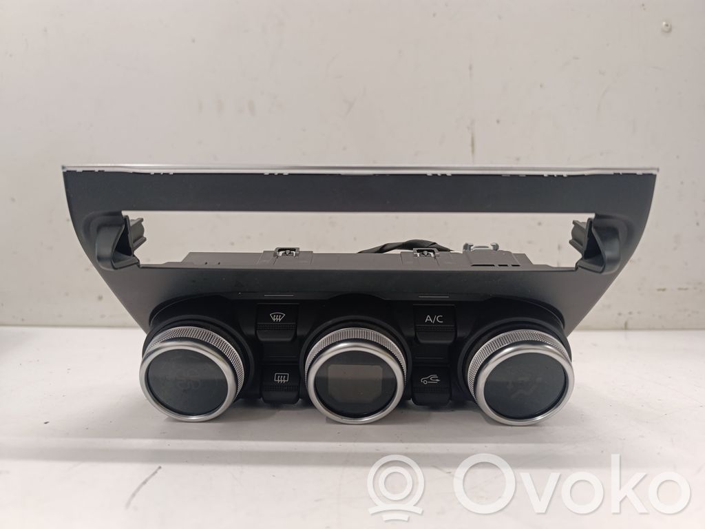 Renault Arkana Climate control unit 