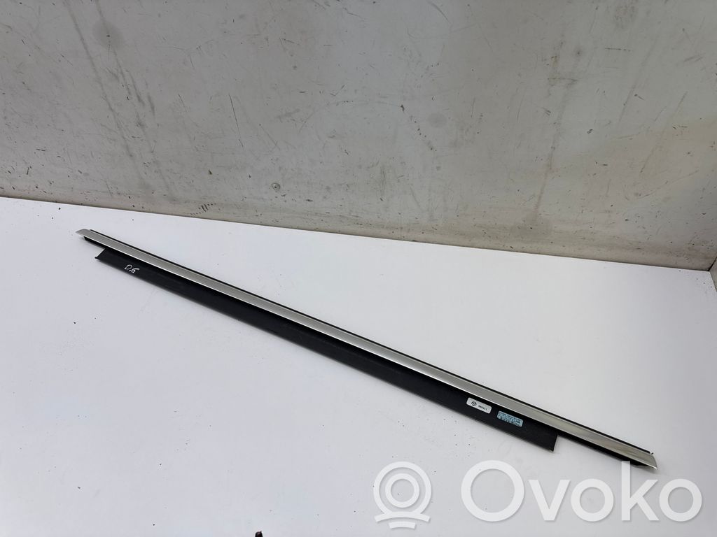Listwa / Uszczelka szyby drzwi tylnych   4G8853764H