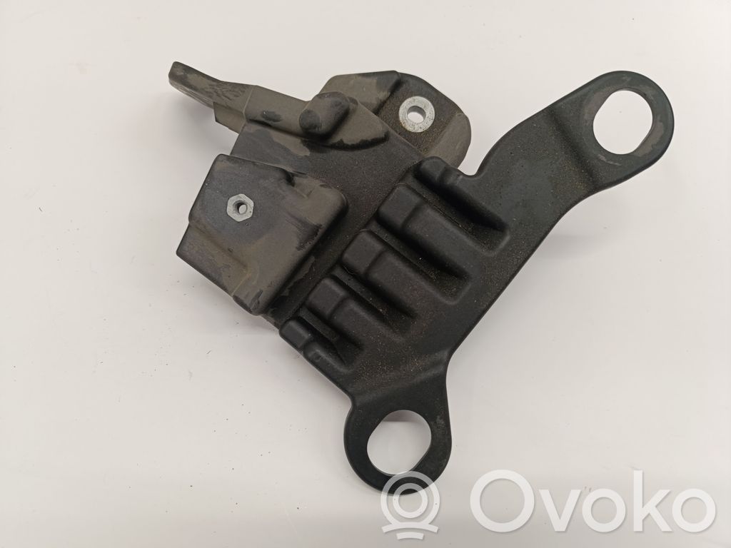 Mocowanie akumulatora   K8D2114B06A