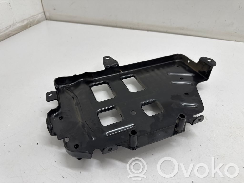 Soporte de montaje de la manguera del intercooler   K8D26K767BA
