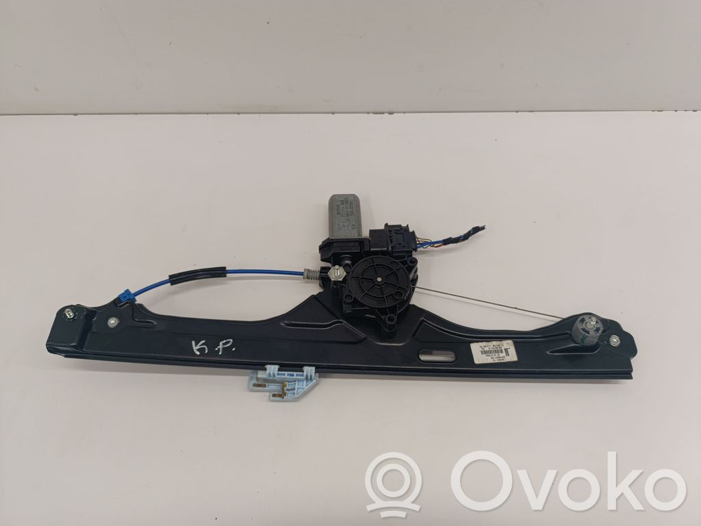 BMW 2 F46 Elektryczny podnośnik szyby drzwi przednich 