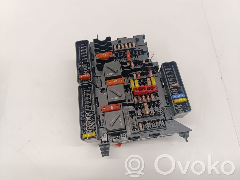 BMW 2 F46 Fuse module 