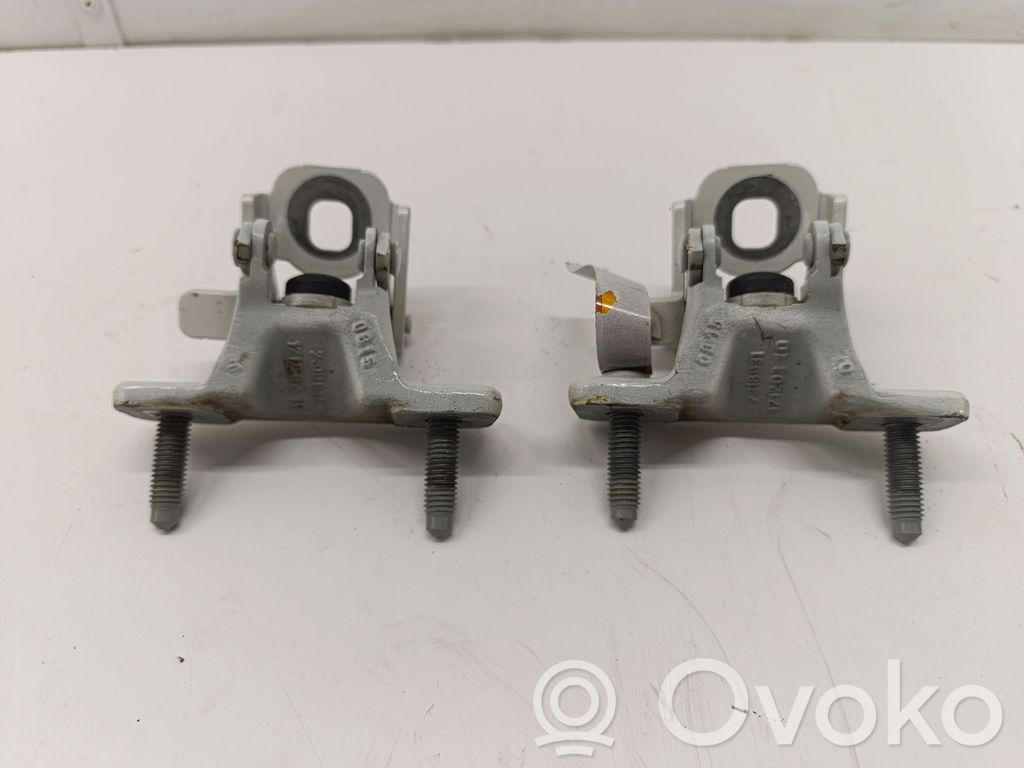 BMW 2 F46 Tailgate/trunk/boot hinge 
