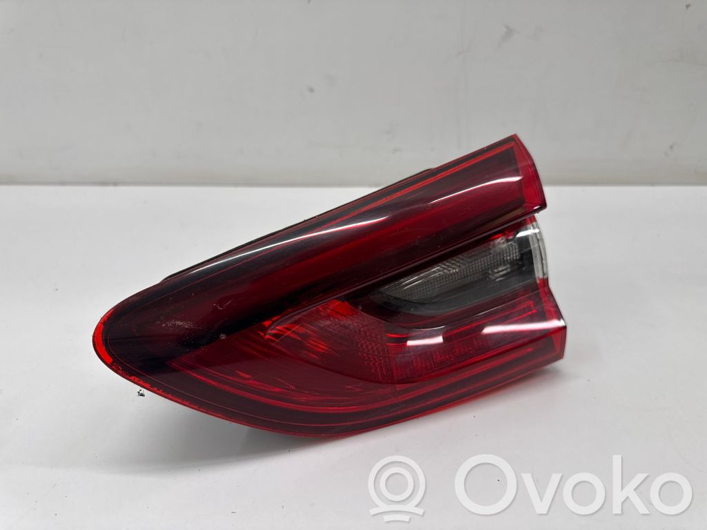 Opel Insignia B Lampy tylnej klapy bagażnika 
