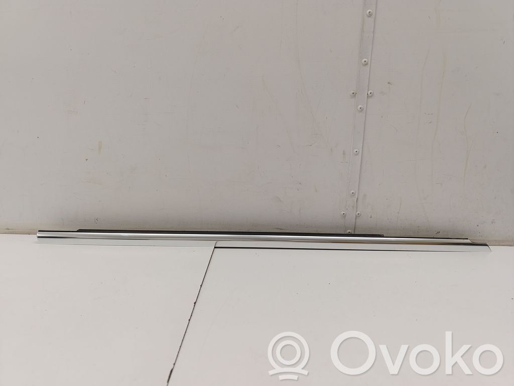 Mercedes-Benz C W206 Listwa / Uszczelka szyby drzwi przednich 
