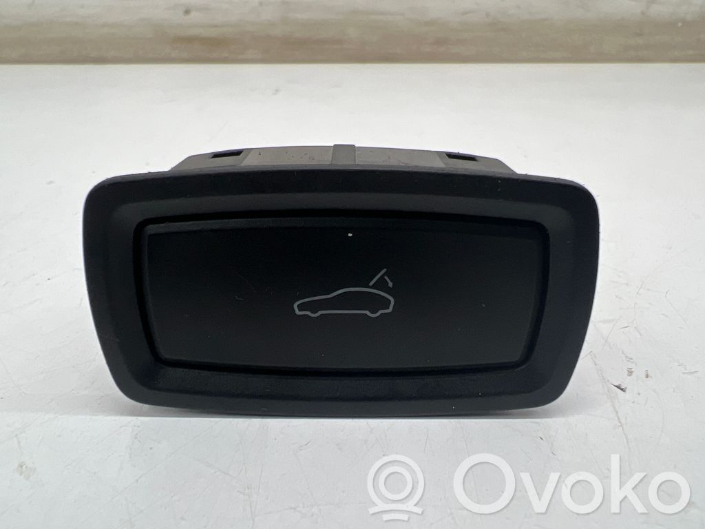 Porsche Macan (95B) Tailgate/boot open switch button 