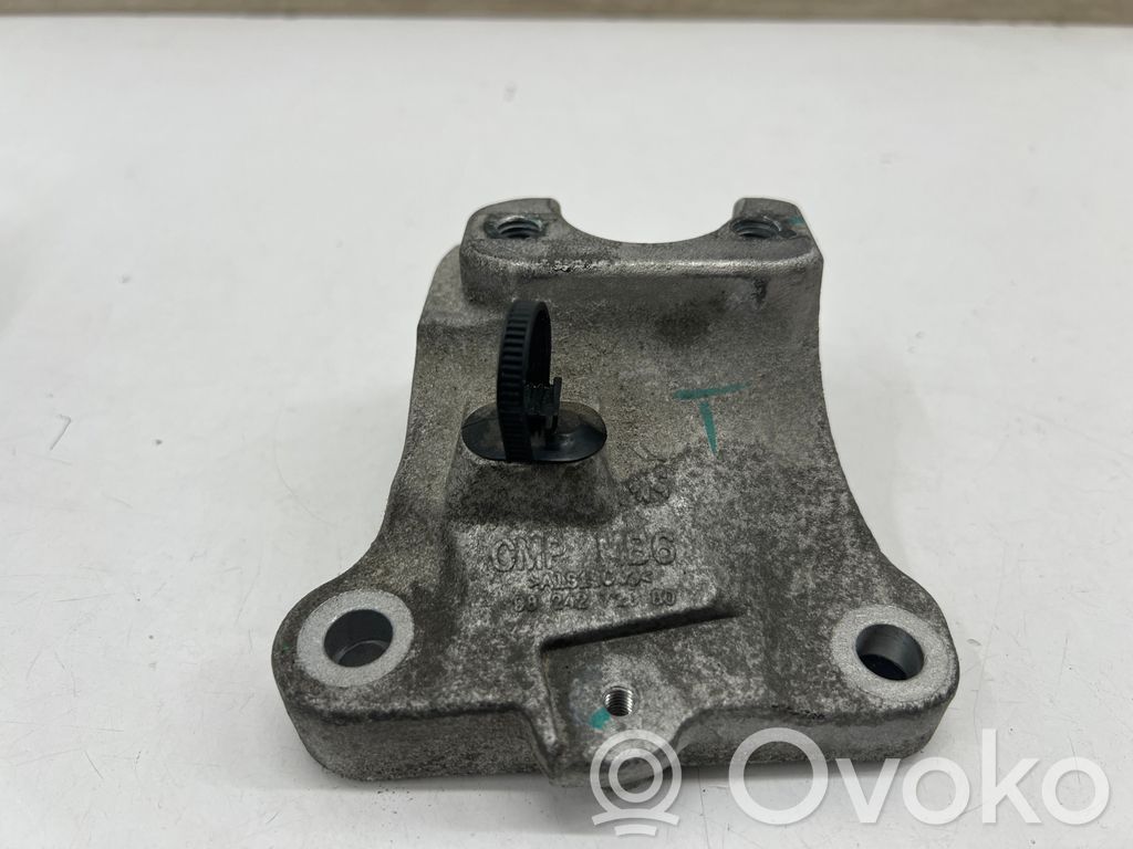 Engine mounting bracket   9824272880