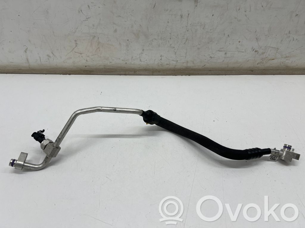 Porsche Taycan 9J1 Air conditioning (A/C) pipe/hose 