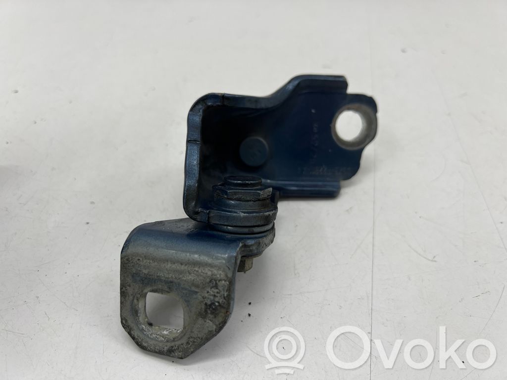 Ford Mondeo MK V Front door lower hinge 