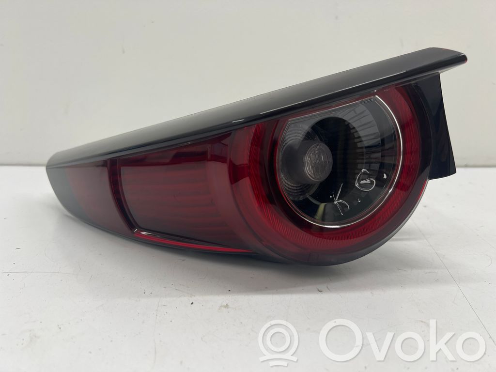 Mazda CX-30 Aizmugurējais lukturis virsbūvē 