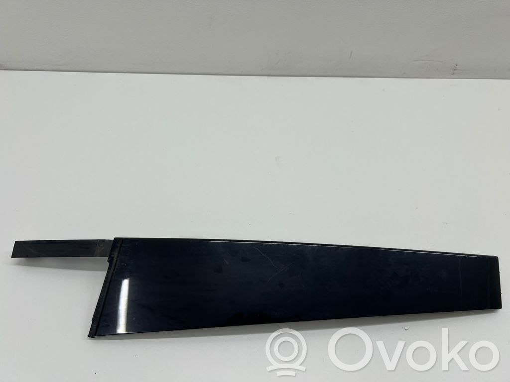 Listwa / Uszczelka szyby drzwi tylnych   3V0839902