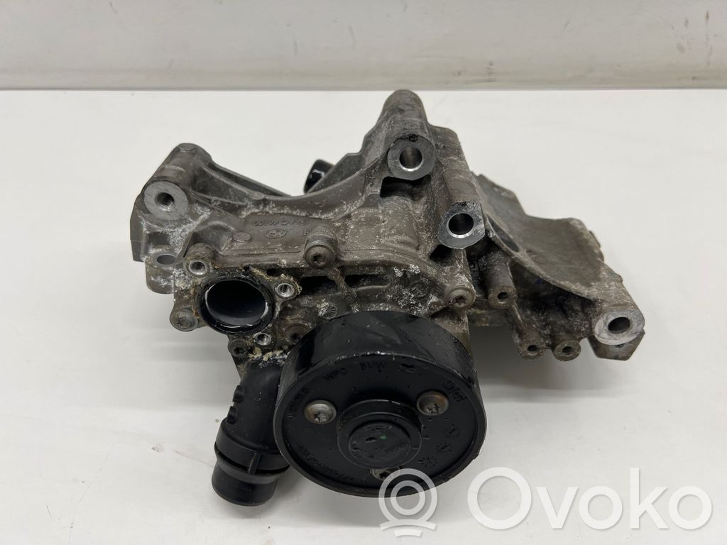 BMW 5 G30 G31 G38 Water pump 