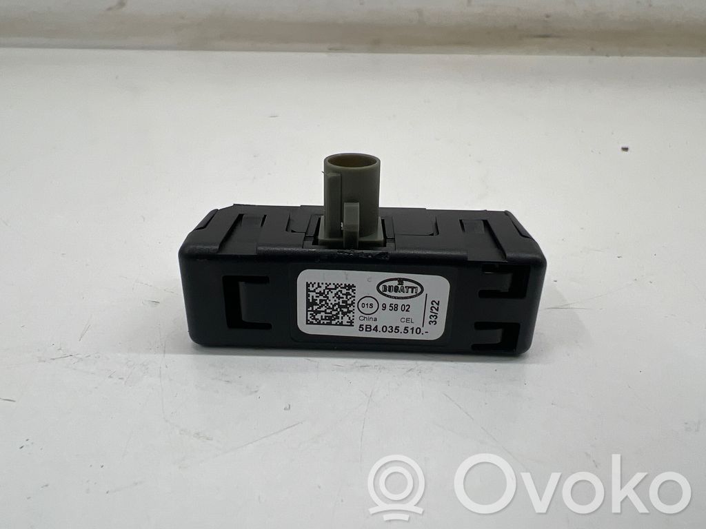 Porsche Taycan 9J1 Antenos stiprintuvas 