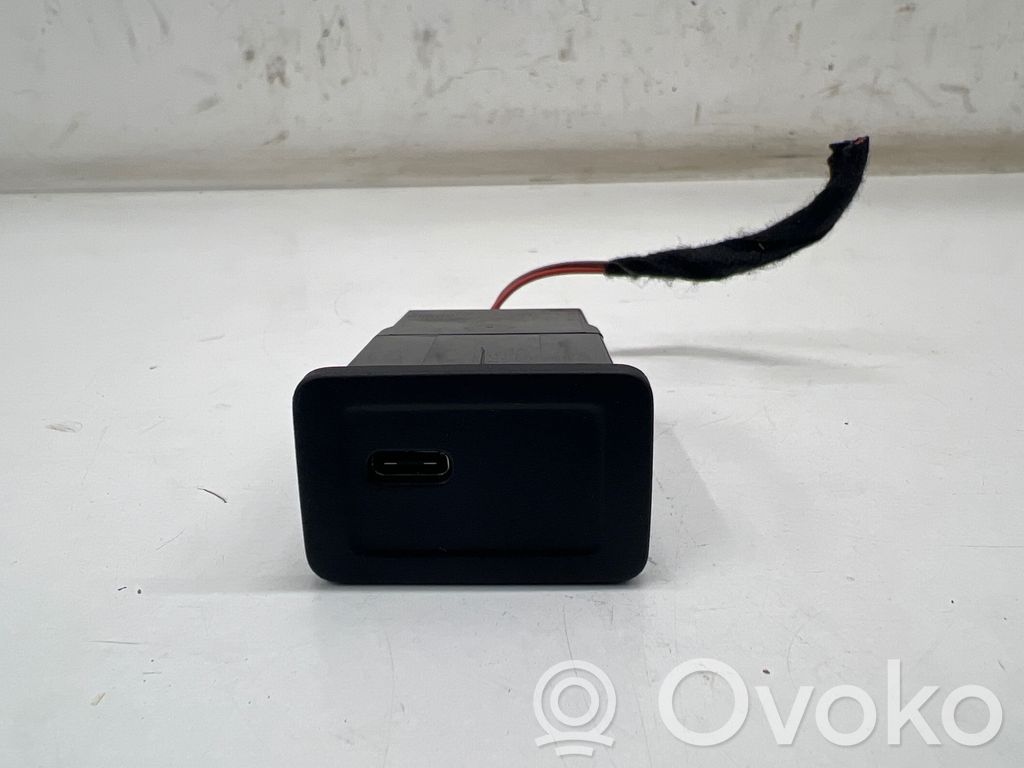 Mercedes-Benz CLA C118 X118 Enchufe conector USB 