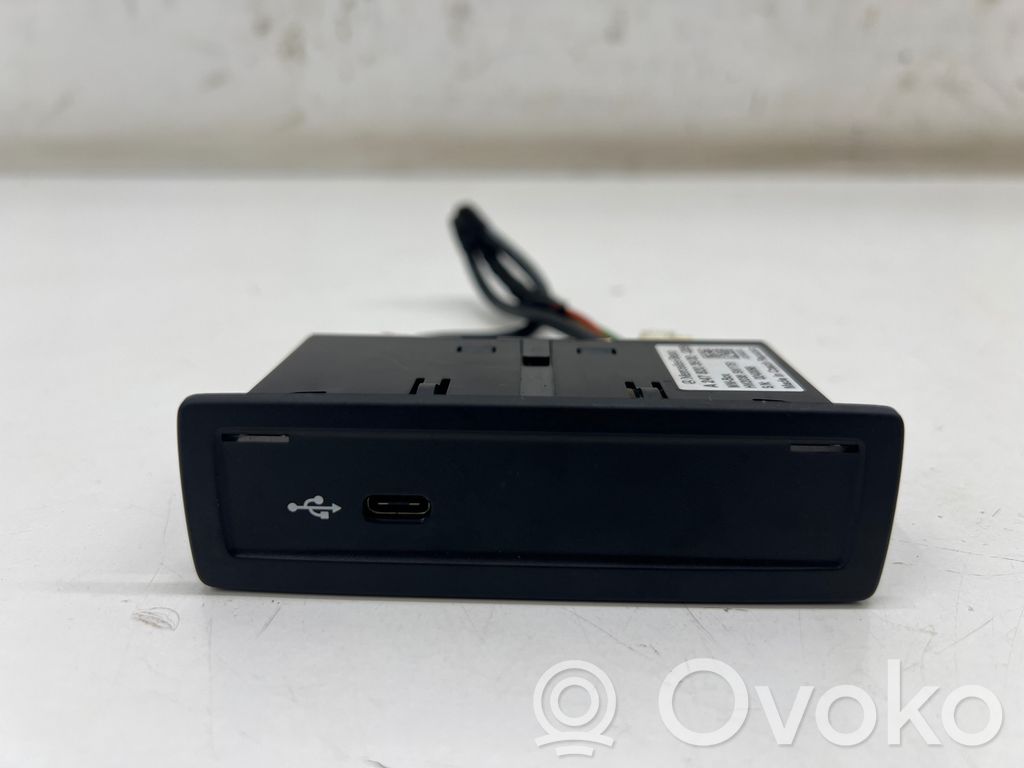 Mercedes-Benz CLA C118 X118 Enchufe conector USB 