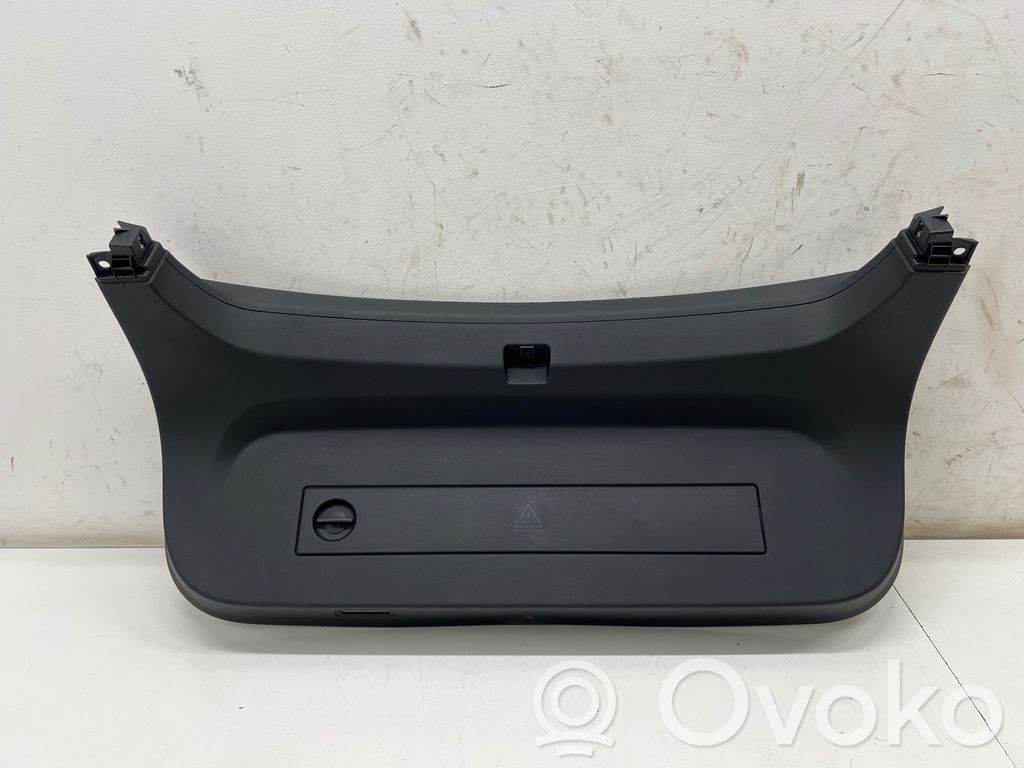 BMW i4 Tailgate trim 