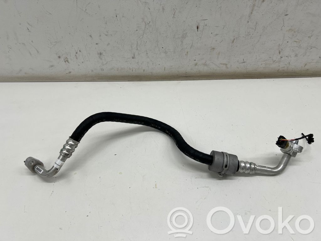 BMW i4 Ilmastointilaitteen putki (A/C) 