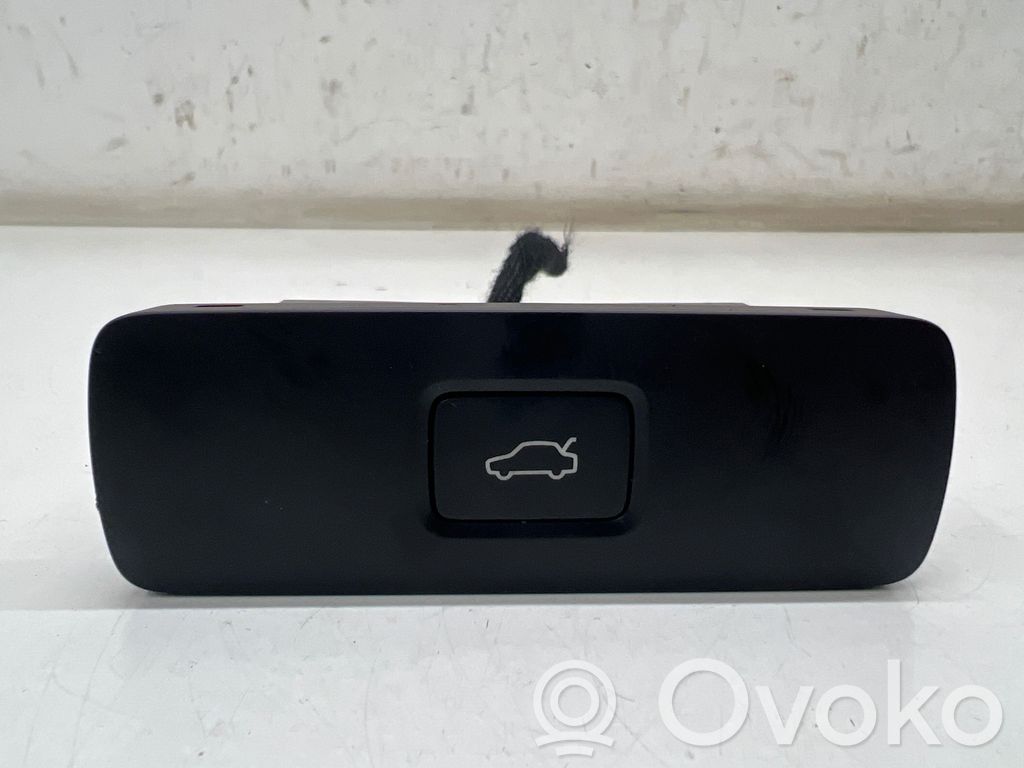 Polestar 2 Tailgate/boot open switch button 