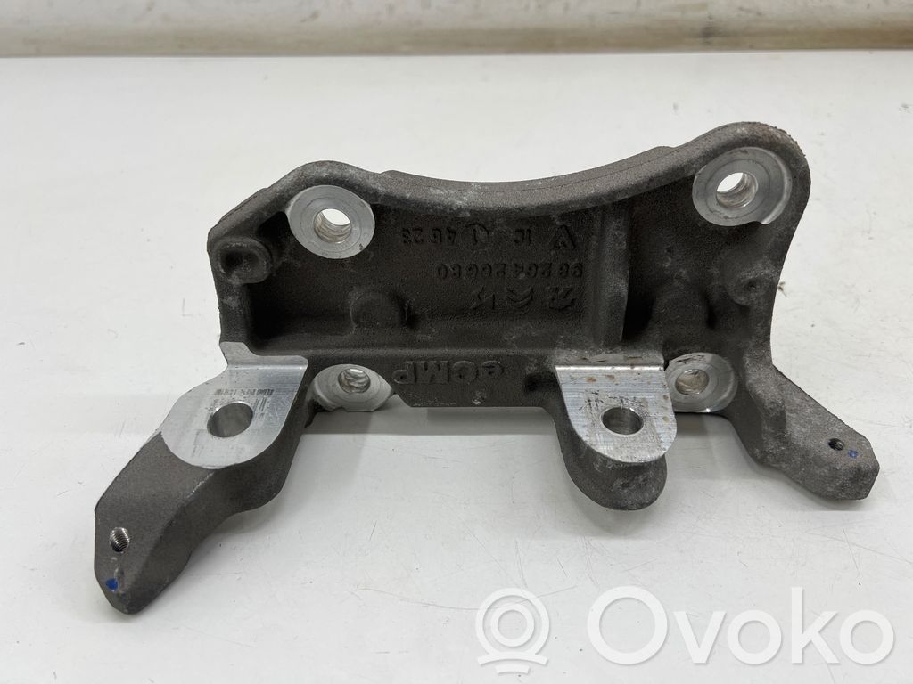 Opel Mokka B Engine mounting bracket 
