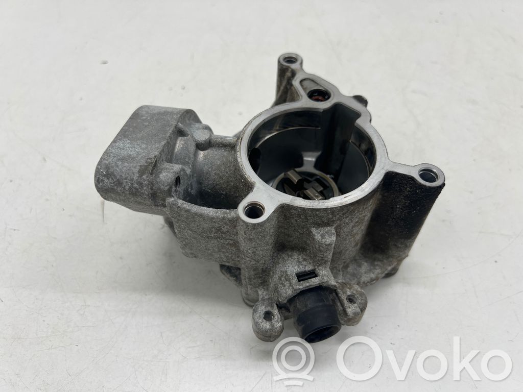 Vacuum pump   06L145100B