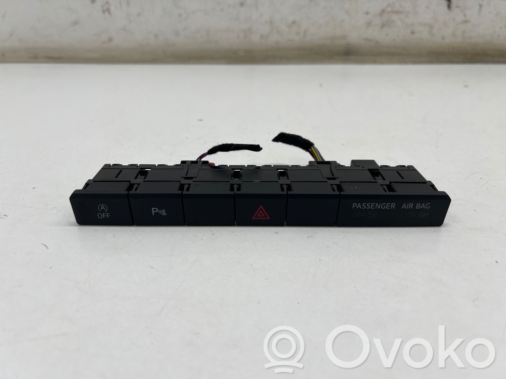 Volkswagen T-Cross Botón interruptor de luz de peligro 