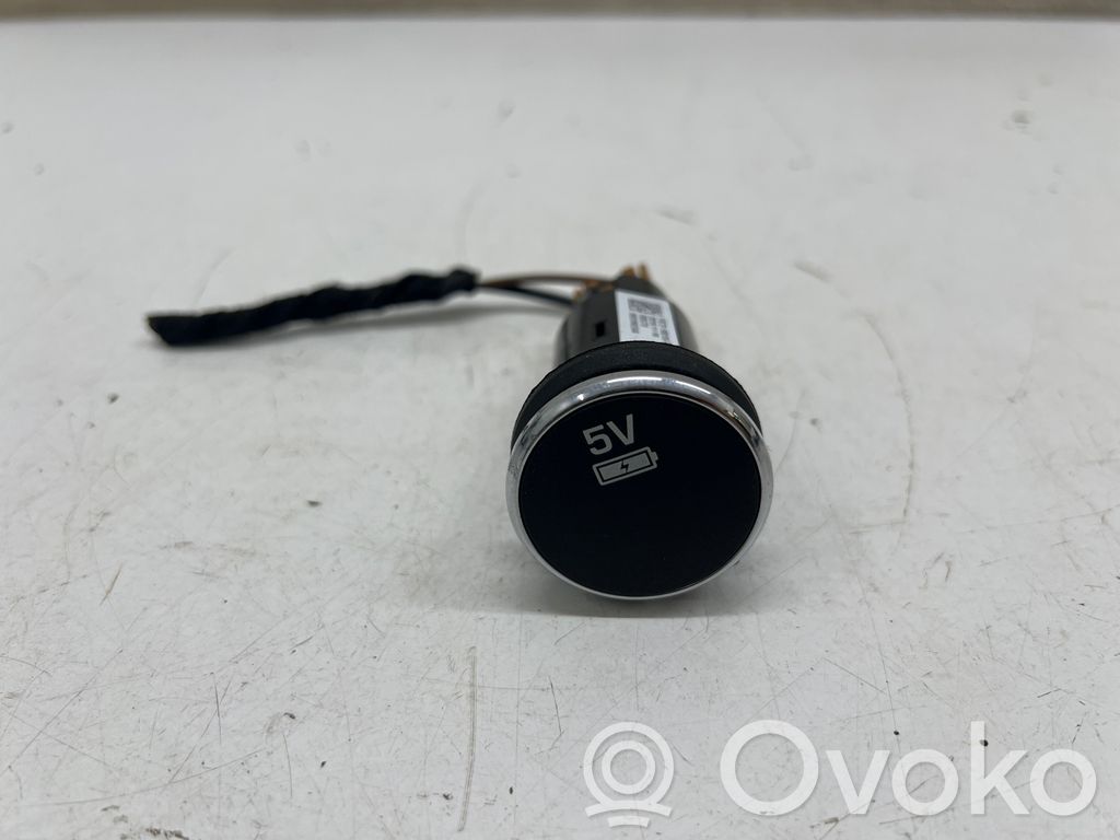Enchufe conector USB   FK7219010DA