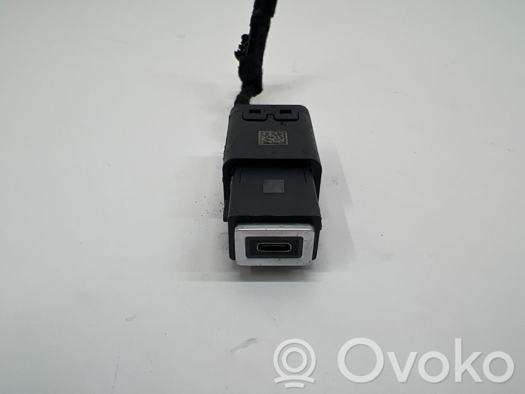 Opel Astra L Connecteur/prise USB