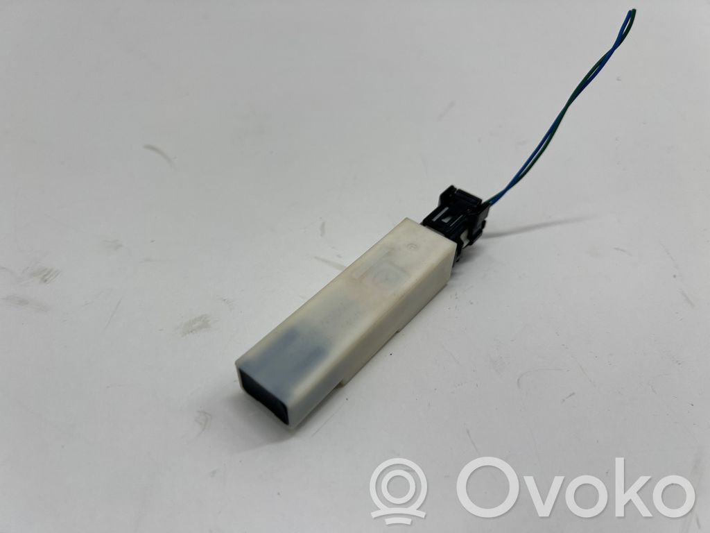 Mazda CX-30 Antenos stiprintuvas