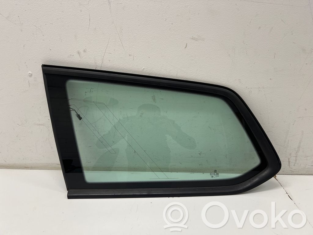 Volkswagen PASSAT B8 Vidrio lateral trasero