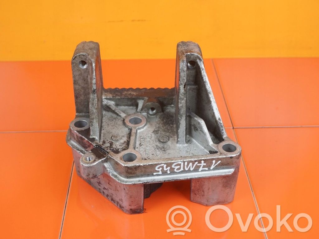 Renault Master II Engine mounting bracket 