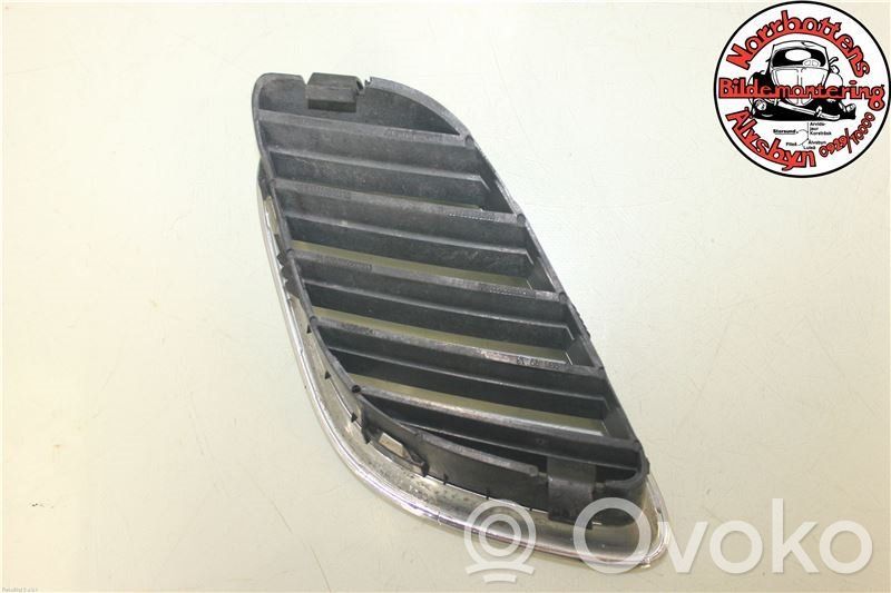 Saab 9-5 Unteres Gitter dreiteilig vorne 