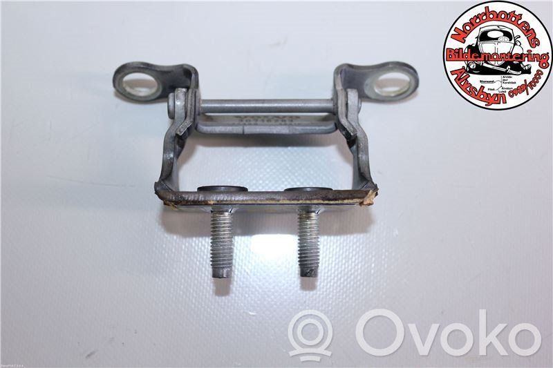 Volvo V50 Tailgate/trunk/boot hinge 