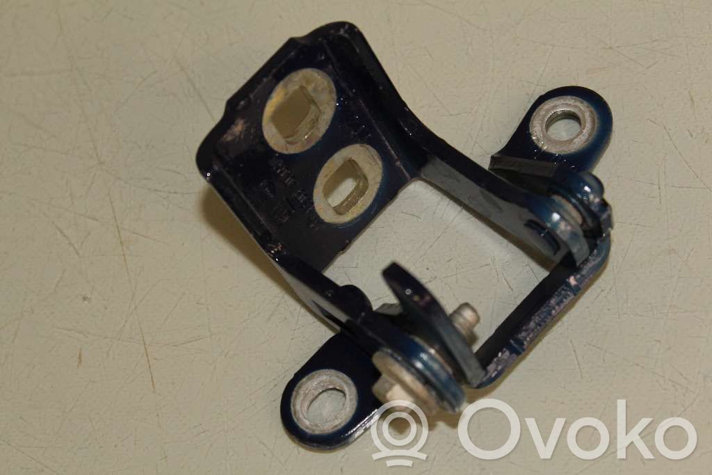 Opel Insignia A Rear door upper hinge 