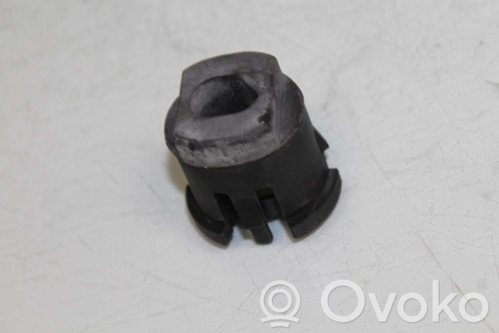 Volvo V50 Radiator support slam panel bracket 