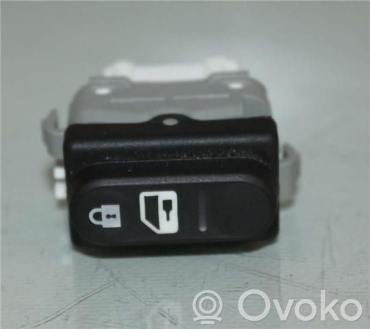 Nissan Qashqai+2 Central locking switch button 