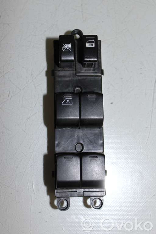 Subaru Forester SH Electric window control switch 