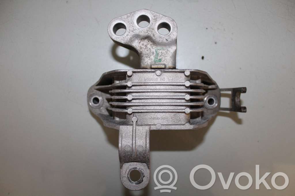 Engine mount bracket   13347450,13347450