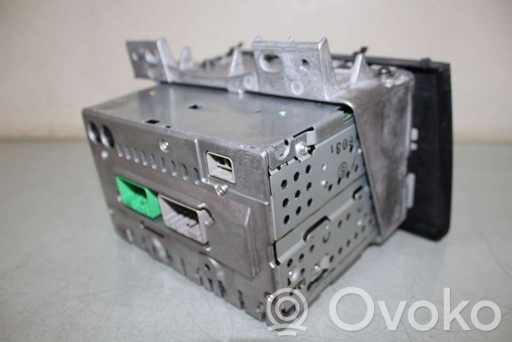 Volvo V70 Radio/CD/DVD/GPS head unit 