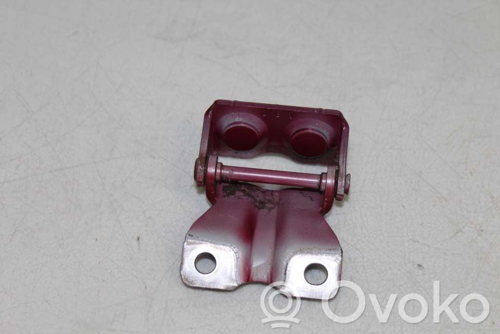 Subaru Outback Tailgate/trunk/boot hinge 