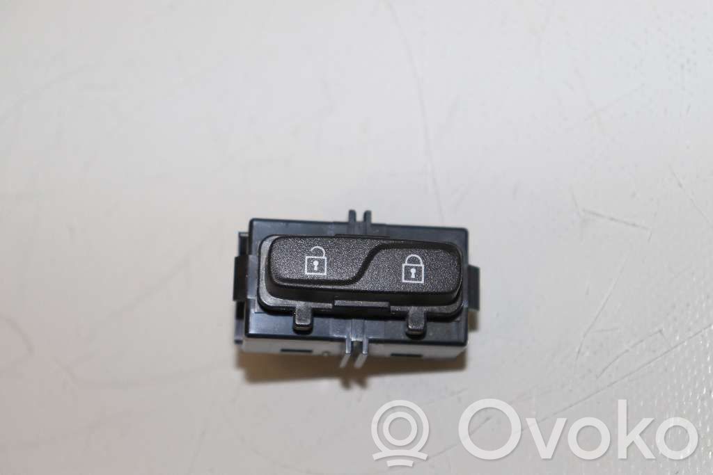 Central locking switch button   31318987,31318987