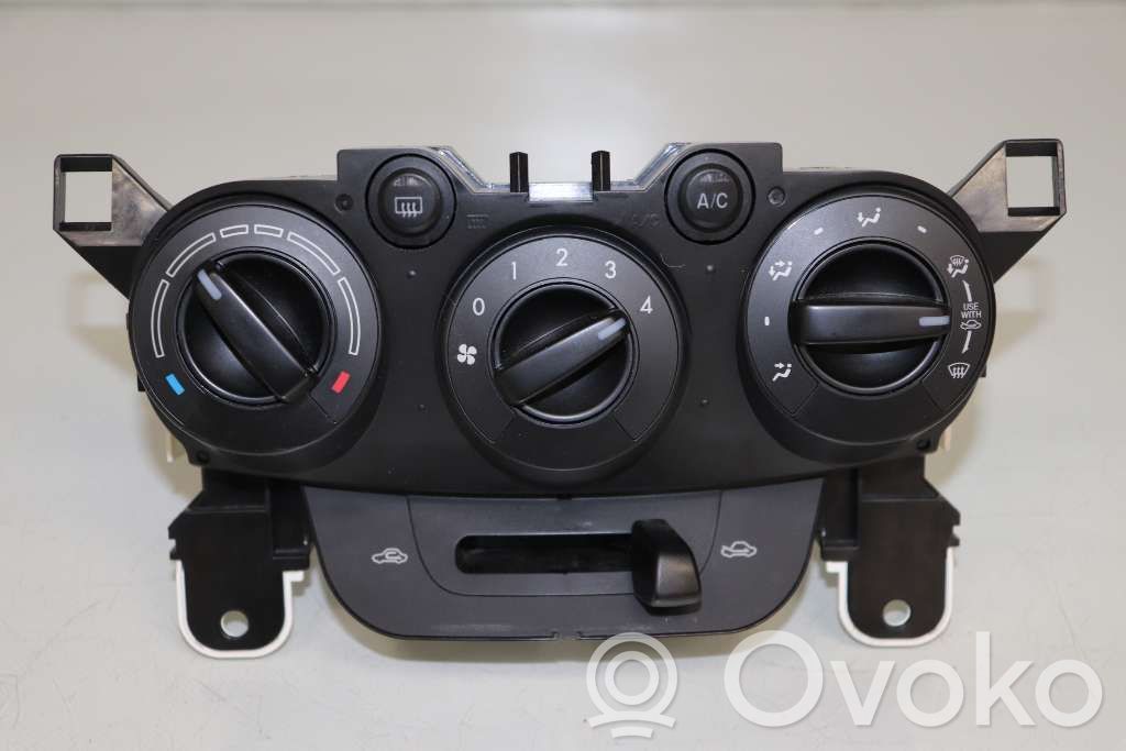 Mazda 2 Climate control unit 