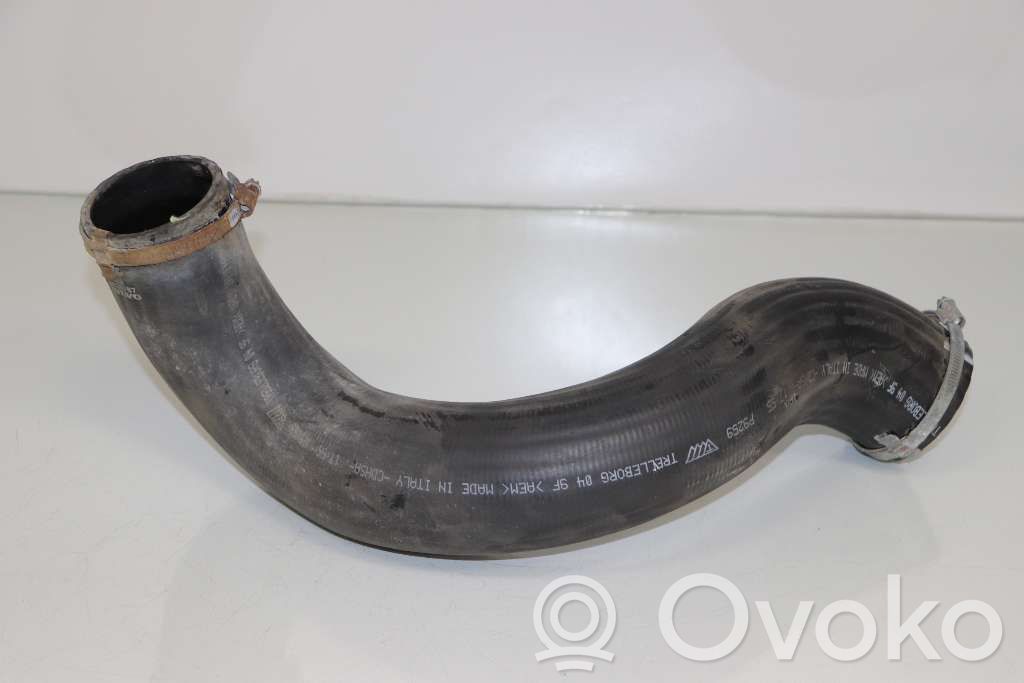 Volvo V70 Furtun/conductă intercooler 