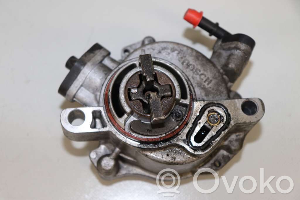 Ford Focus Vacuum pump 