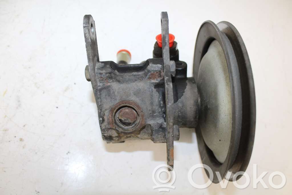 Volvo 740 Ohjaustehostimen pumppu 