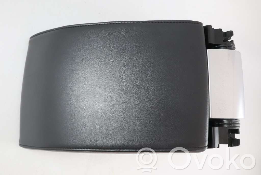 Volvo XC70 Armrest 